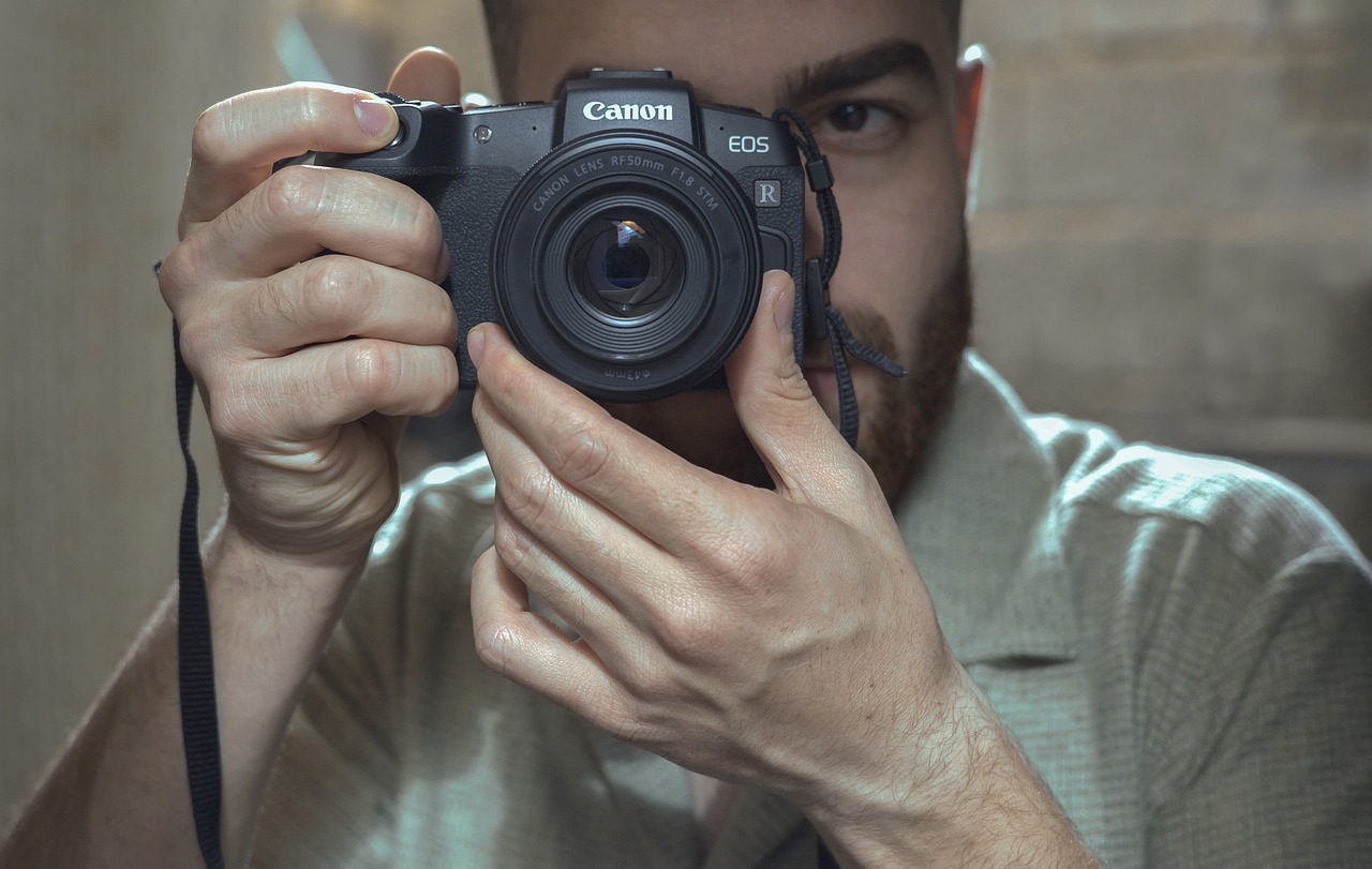 One in four workers fears being considered ‘lazy’ if they use AI tools