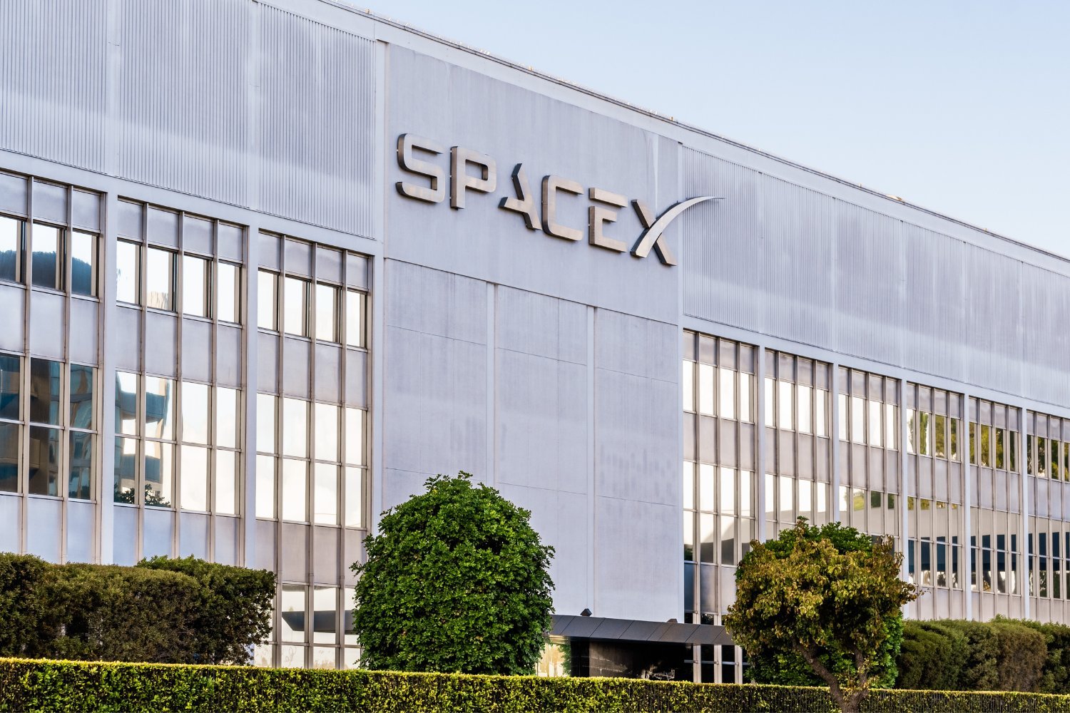 SpaceX Employee With Crohn’s Says He Was Fired for Needing the Bathroom Too Often