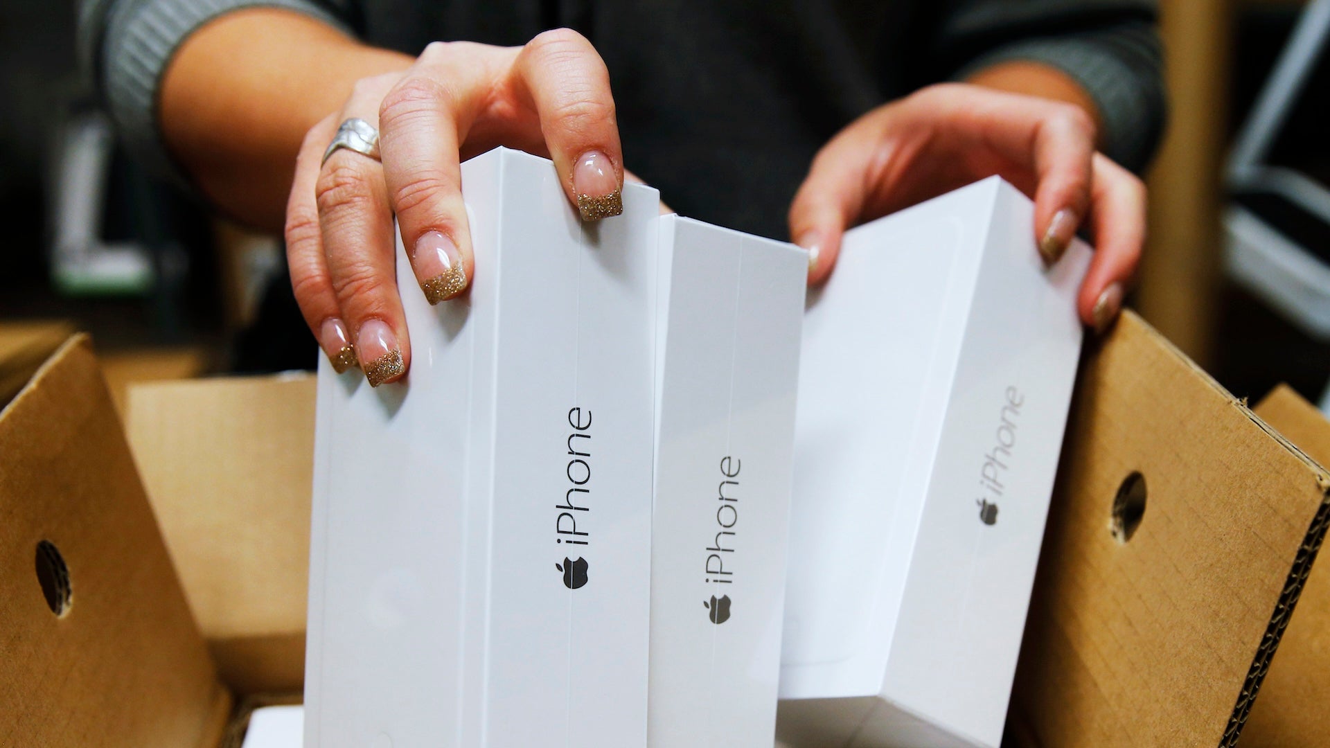 Trump Threatens His ‘Friend’ Tim Cook With 25% iPhone Tariff If Apple Doesn’t Move Production to U.S.
