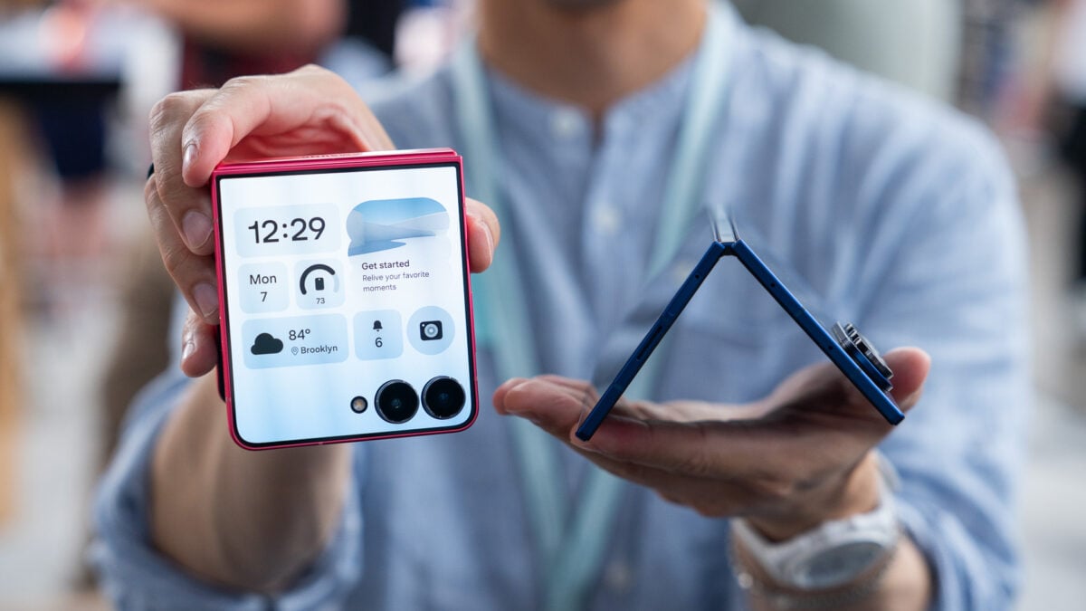 Samsung’s New Foldables Give the Keys to Google AI and Say, ‘Here, You Drive.’