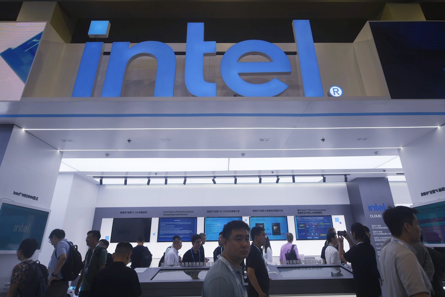 Intel’s Steady Decline Continues With 15% Cut to Staff and Scrapped Factory Plans