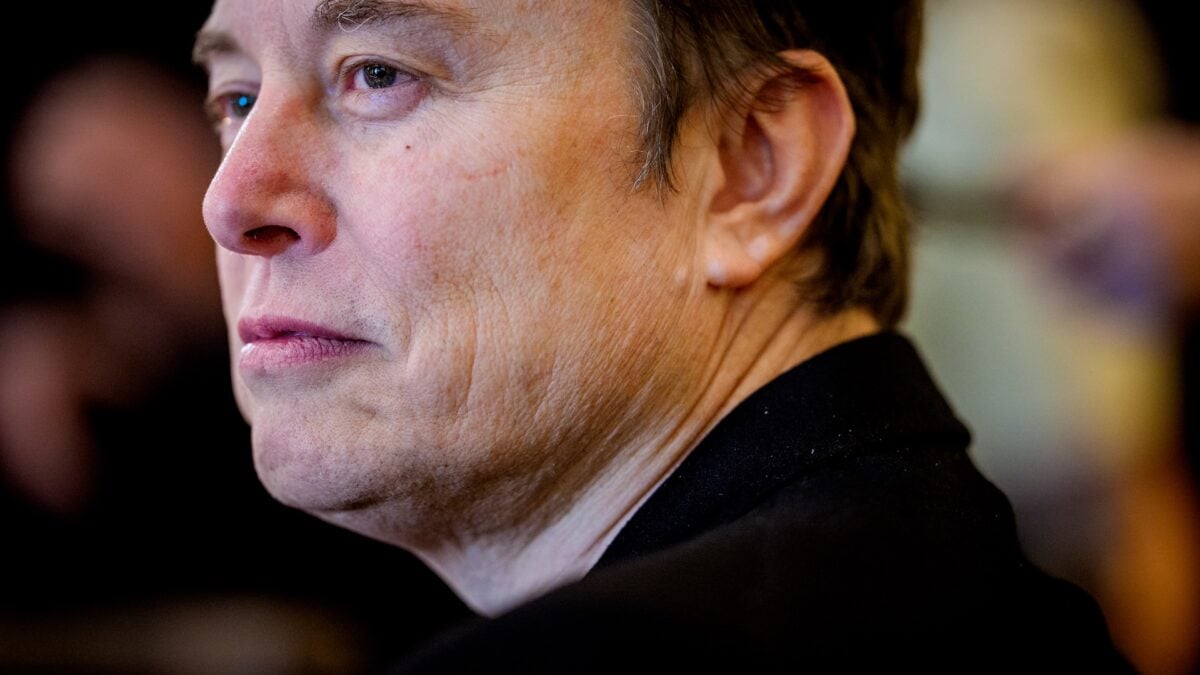 Tesla Approves Elon Musk’s $29 Billion Pay Package Despite Political Risks