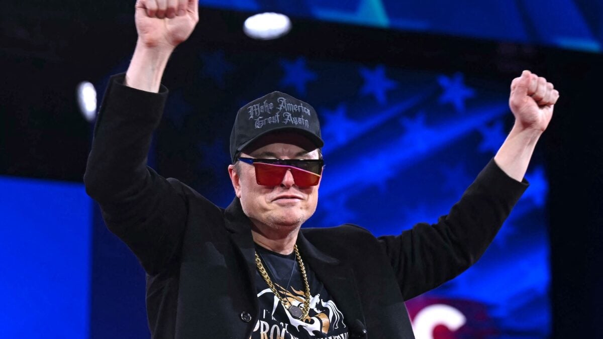 Elon Musk Randomly Drops in on Small Town; Reminds Everyone He Is Still Canadian