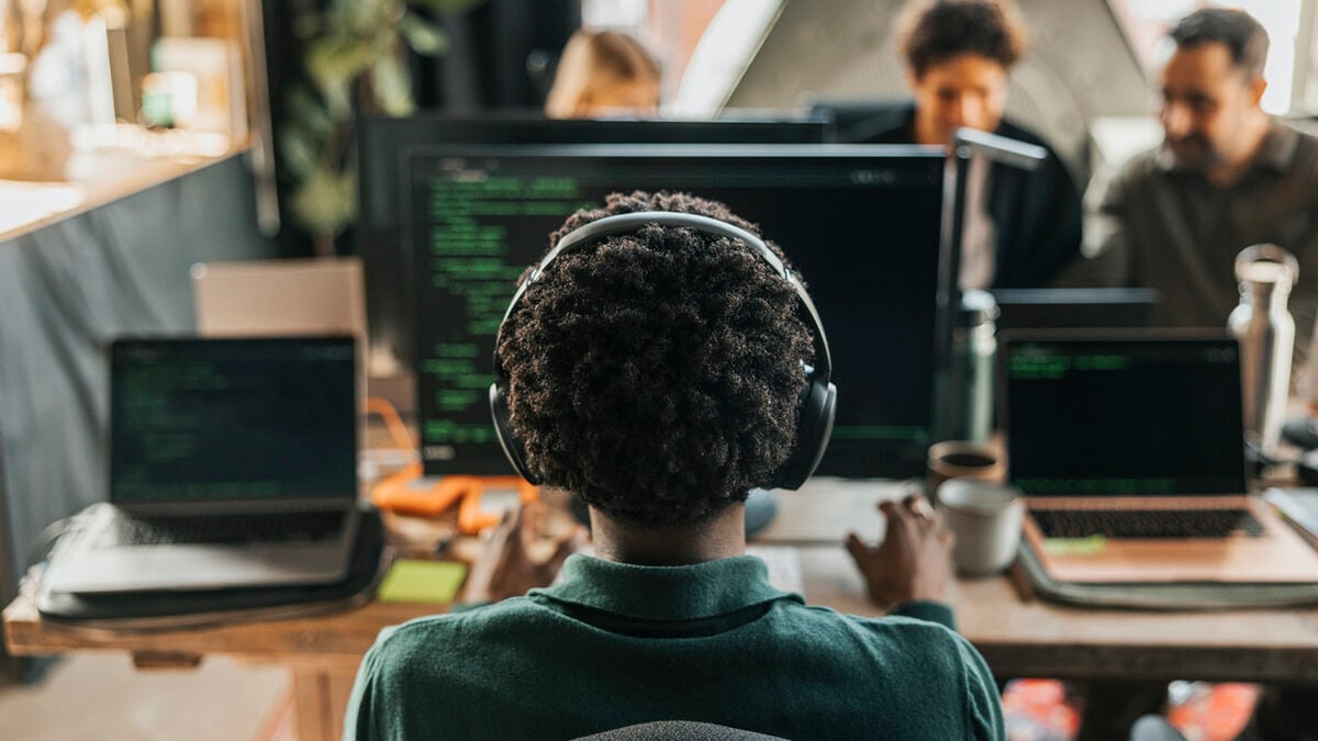 After AI Led to Layoffs, Coders Are Being Hired to Fix ‘Vibe-Coded’ Screwups