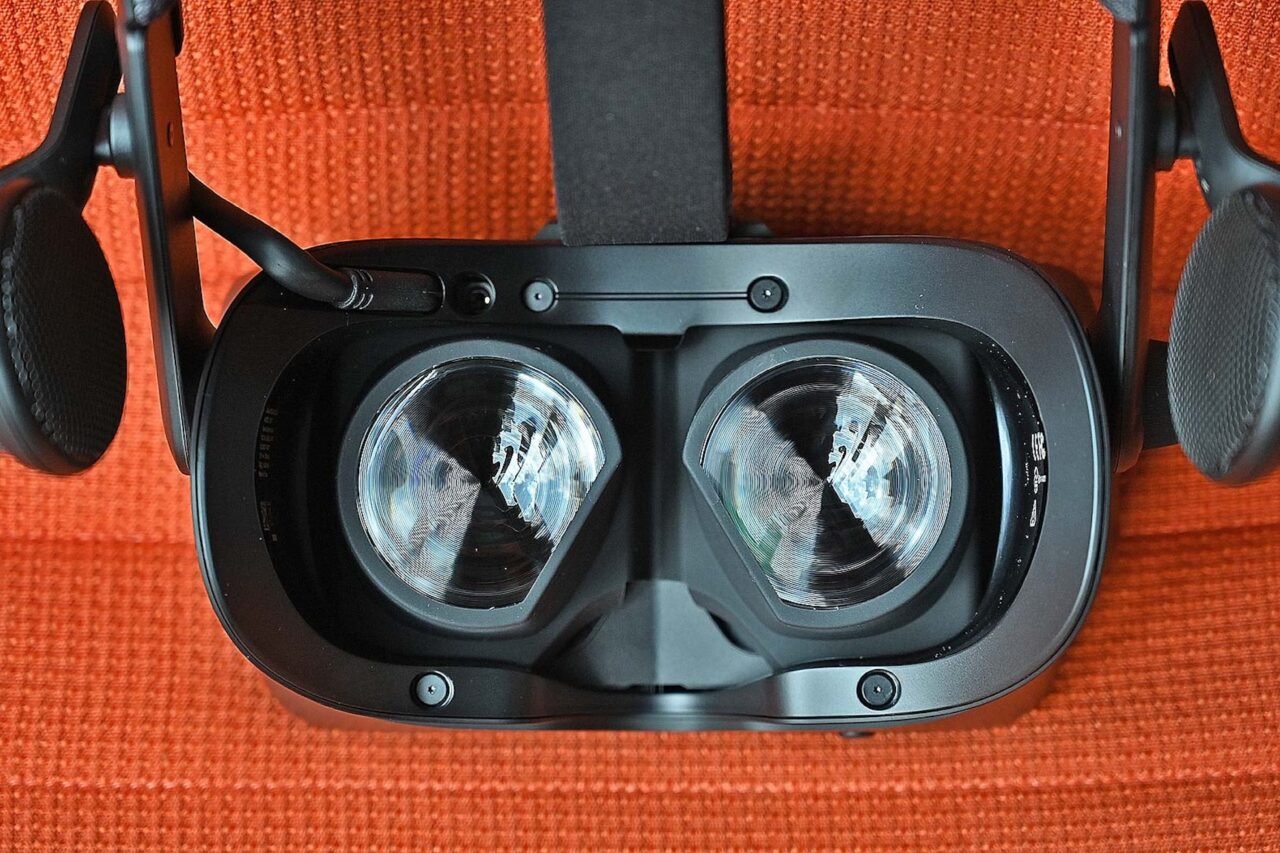 Valve’s Next Headset May Be Coming Soon, Just as Meta Loses Interest in VR