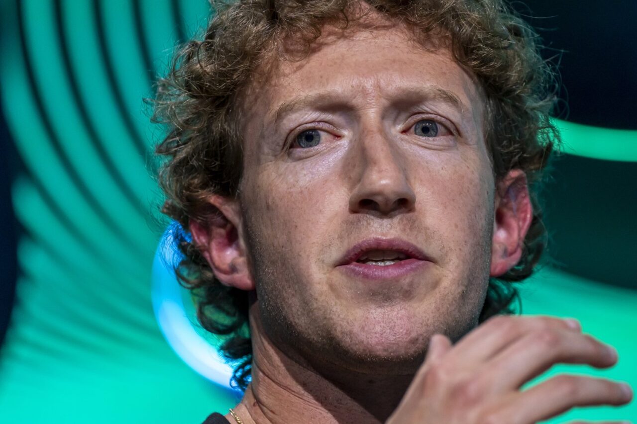 Meta Loses Its Chief Revenue Officer as Zuckerberg Tries to Win the AI Race