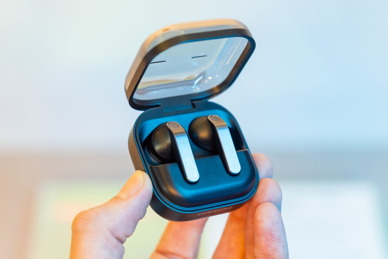 Samsung’s Next Pair of Galaxy Buds Look Like a Huge Departure