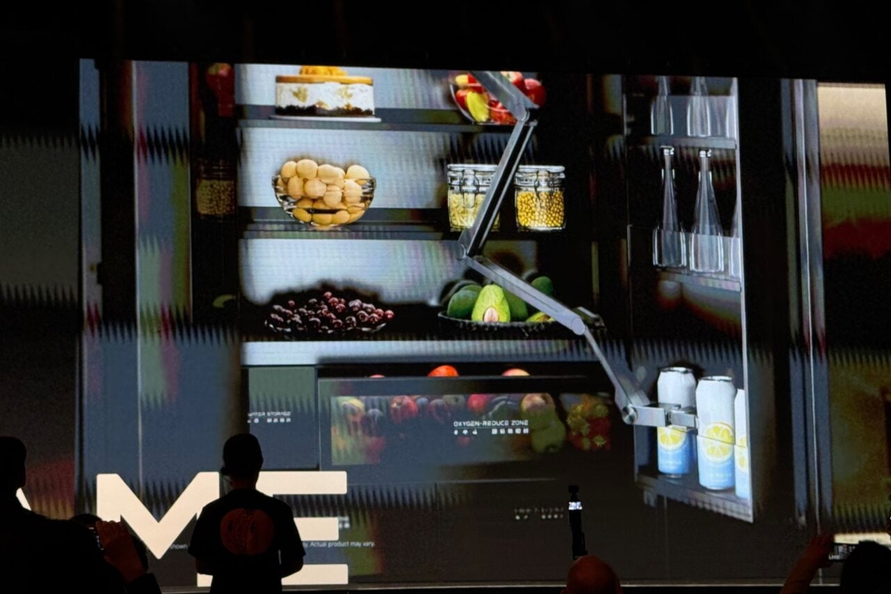 Dreame’s Smart Fridge Has a Robot Arm That Can Put Your Groceries Away for You
