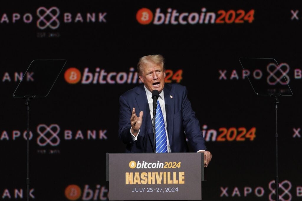 Trump Officially Discloses Massive Crypto Fortune as Investors Lose Out
